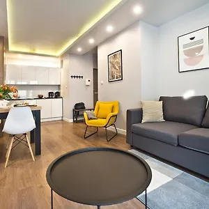 oxygen-po-serviced-apartments.warsawhotelspoland.com/